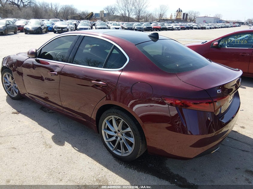 2018 Alfa romeo Giulia VIN ZARFAEDN7J7565029 IAAI salvage auction — FRONT END, Salvage Title, sold $4,200 on 2026-09-07 (photo 3)