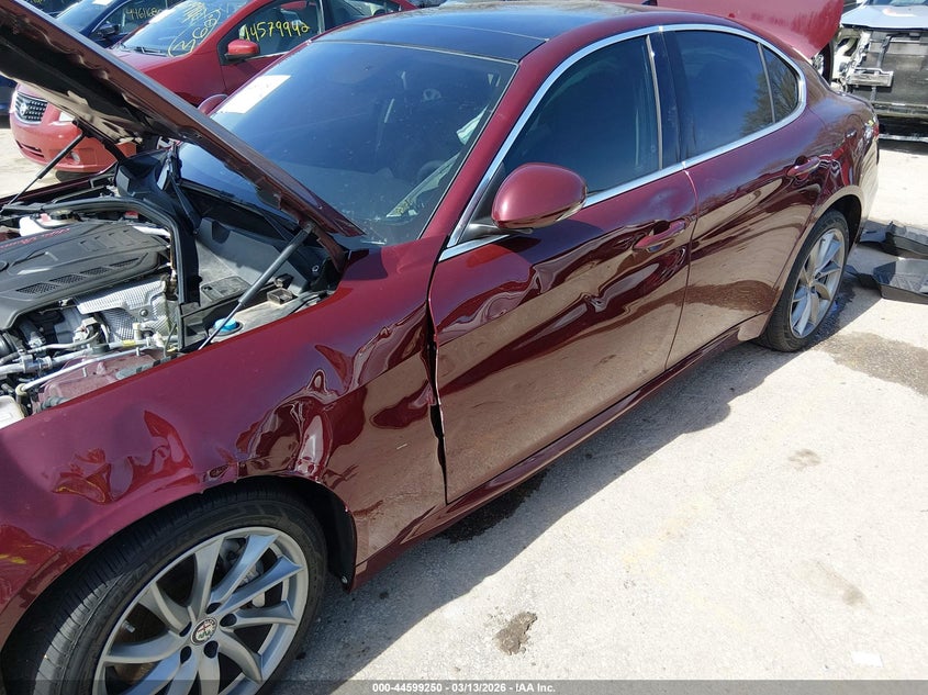 2018 Alfa romeo Giulia VIN ZARFAEDN7J7565029 IAAI salvage auction — FRONT END, Salvage Title, sold $4,200 on 2026-09-07 (photo 6)