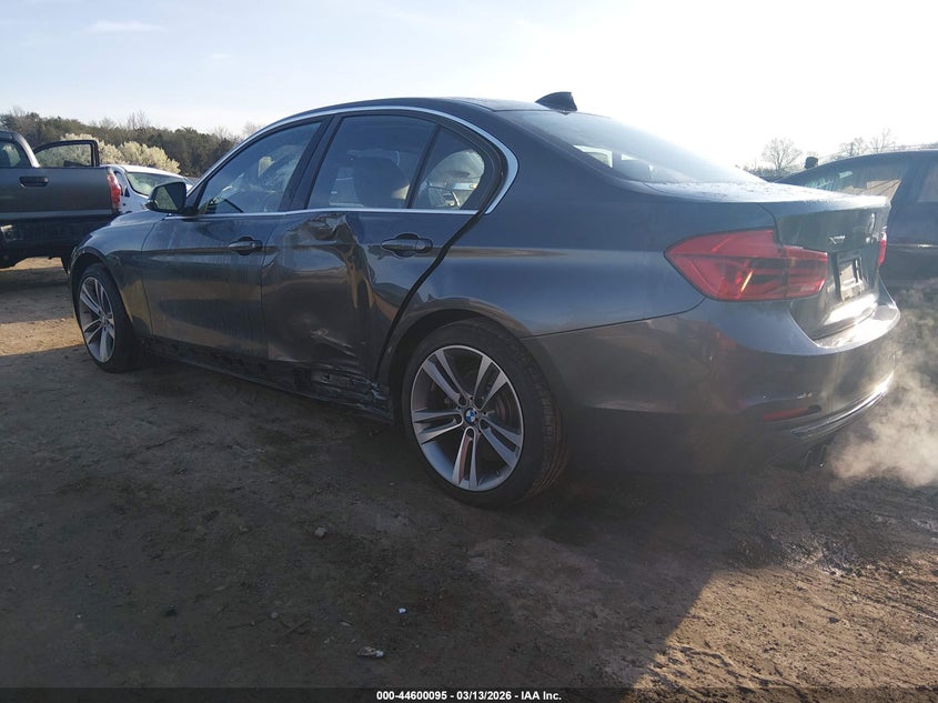 2018 BMW 3er VIN WBA8D9C52JEM34957 IAAI salvage auction — LEFT SIDE, Salvage Title, sold $7,800 on 2026-08-12 (photo 3)