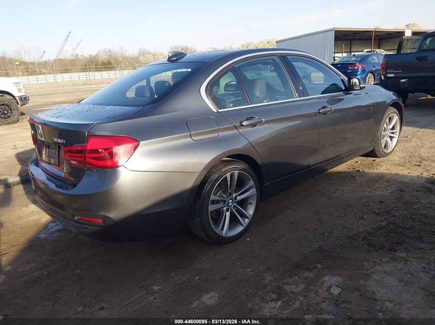 2018 BMW 3er VIN WBA8D9C52JEM34957 IAAI salvage auction — LEFT SIDE, Salvage Title, sold $7,800 on 2026-08-12 (photo 4)