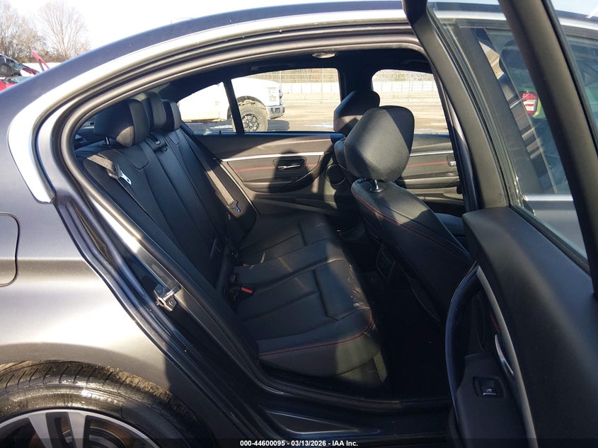 2018 BMW 3er VIN WBA8D9C52JEM34957 IAAI salvage auction — LEFT SIDE, Salvage Title, sold $7,800 on 2026-08-12 (photo 8)