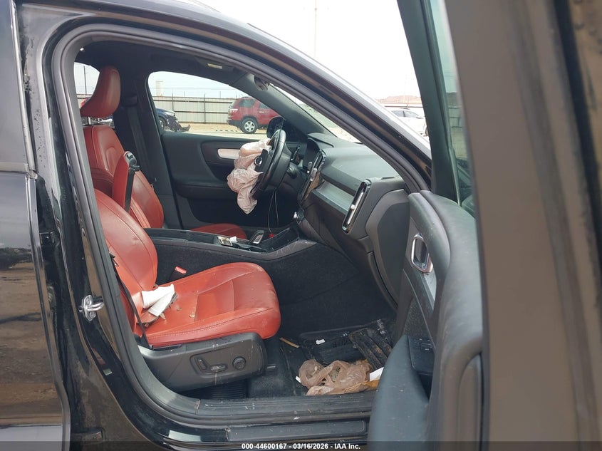 2019 Volvo Xc40 VIN YV4162UK0K2156022 IAAI salvage auction — FRONT END, Original (Texas), sold $3,025 on 2026-08-11 (photo 5)
