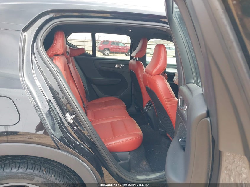 2019 Volvo Xc40 VIN YV4162UK0K2156022 IAAI salvage auction — FRONT END, Original (Texas), sold $3,025 on 2026-08-11 (photo 8)