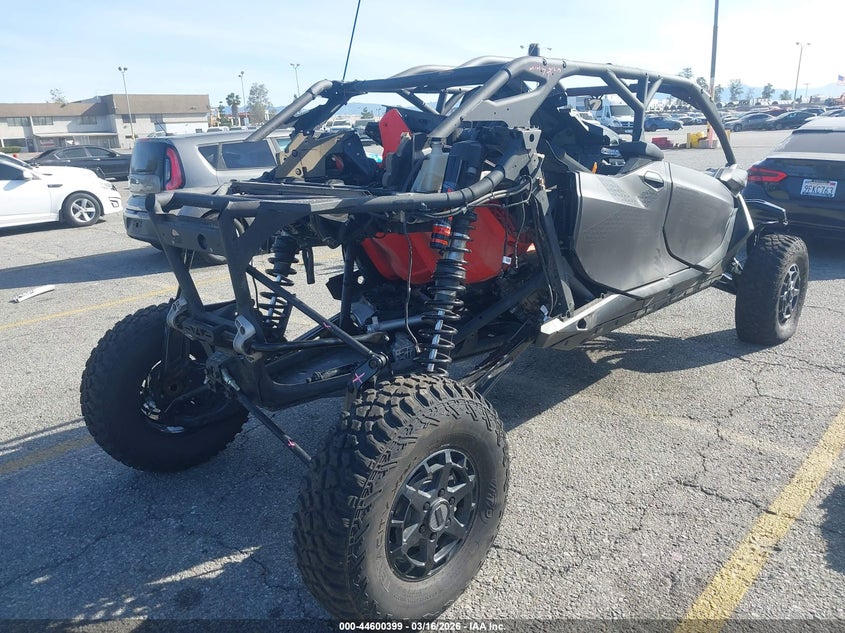 2025 Can-am/ brp VIN 3JB8NAU21SE000656 IAAI salvage auction — ROLLOVER, Salvage Title, sold $11,050 on 2026-09-15 (photo 4)