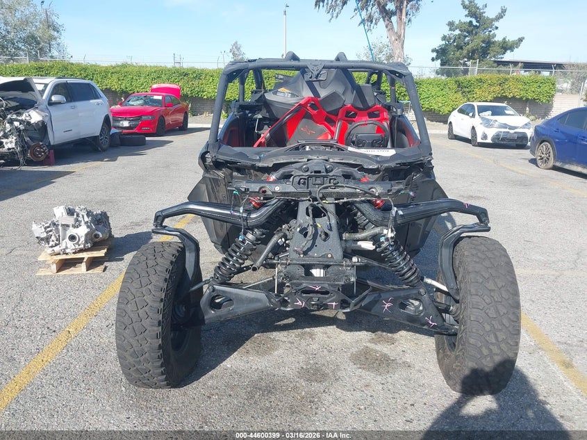 2025 Can-am/ brp VIN 3JB8NAU21SE000656 IAAI salvage auction — ROLLOVER, Salvage Title, sold $11,050 on 2026-09-15 (photo 5)