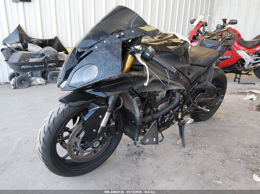 2015 BMW S 1000 VIN WB10D2108FZ353019 IAAI salvage auction — RIGHT SIDE, Salvage Title, sold $3,150 on 2026-07-28 (photo 2)