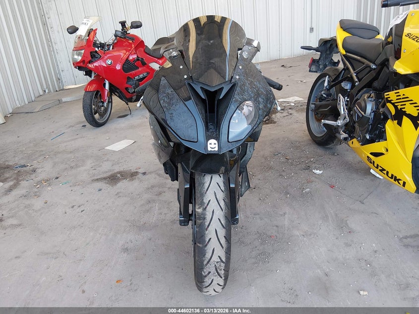 2015 BMW S 1000 VIN WB10D2108FZ353019 IAAI salvage auction — RIGHT SIDE, Salvage Title, sold $3,150 on 2026-07-28 (photo 5)