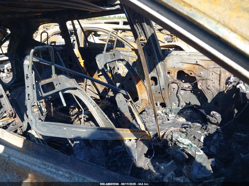 2023 Toyota Highlander VIN 5TDKDRBH4PS037371 IAAI salvage auction — TOTAL BURN, Salvage Title, sold $1,275 on 2026-07-17 (photo 5)