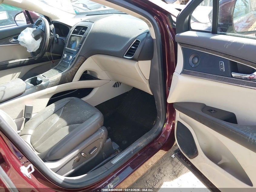 2020 Lincoln Nautilus VIN 2LMPJ6K91LBL34535 IAAI salvage auction — LEFT FRONT, Salvage Title, sold $25 on 2026-07-09 (photo 5)