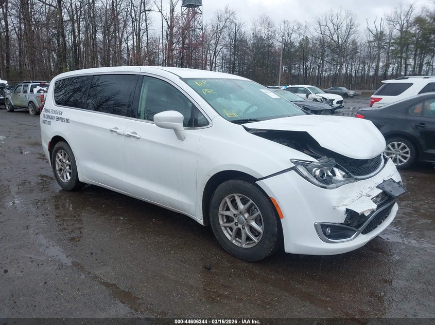 2020 Chrysler Pacifica VIN 2C4RC1FG8LR266899 IAAI salvage auction — FRONT END, Salvage Title, sold $2,200 on 2026-08-28 (photo 1)