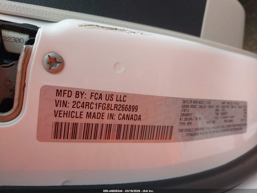 2020 Chrysler Pacifica VIN 2C4RC1FG8LR266899 IAAI salvage auction — FRONT END, Salvage Title, sold $2,200 on 2026-08-28 (photo 9)