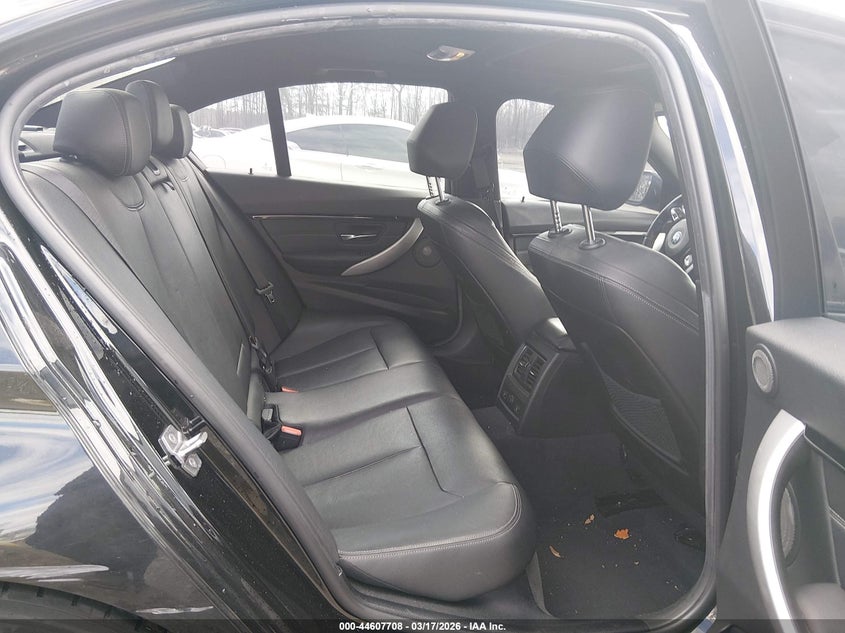 2016 BMW 3er VIN WBA8B7C57GK368748 IAAI salvage auction — THEFT, Salvage - Greater Than 75% (Maryland), sold $7,950 on 2026-08-05 (photo 8)