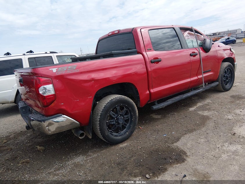 2017 Toyota Tundra VIN 5TFEM5F18HX110725 IAAI salvage auction — ROLLOVER, Clear (Oklahoma), sold $5,525 on 2026-07-14 (photo 4)
