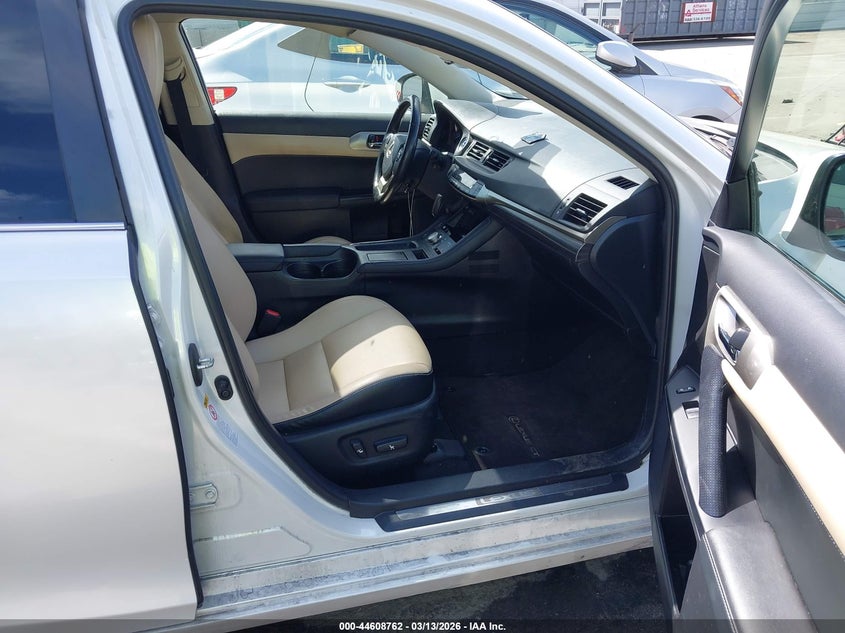 2017 Lexus Ct VIN JTHKD5BH1H2288039 IAAI salvage auction — REAR END, Salvage Title, sold $4,250 on 2026-07-22 (photo 5)