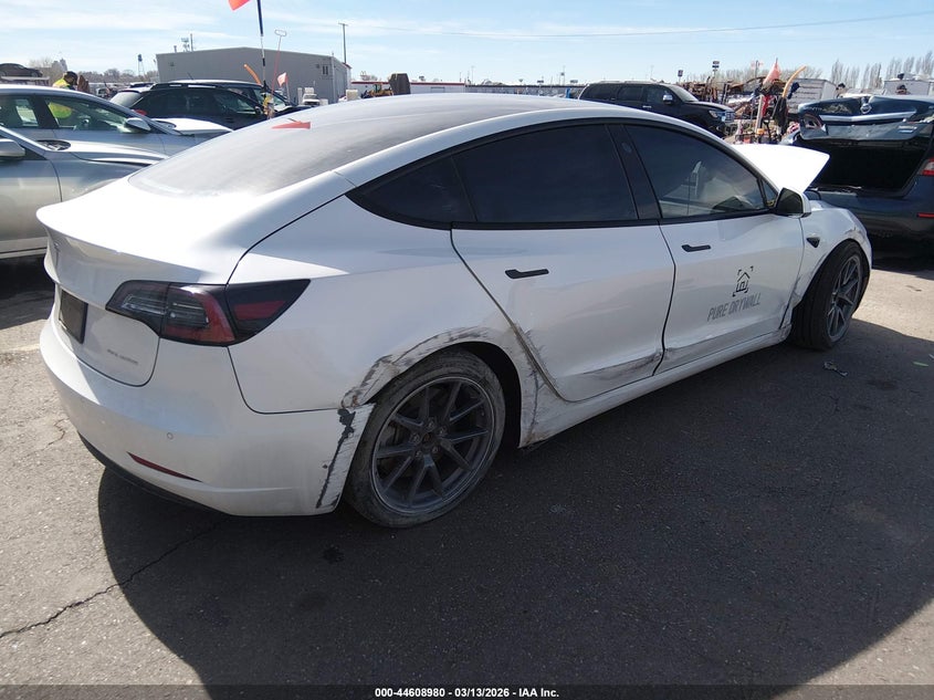 2022 Tesla Model 3 VIN 5YJ3E1EB3NF257659 IAAI salvage auction — RIGHT SIDE, Salvage Title, sold $25 on 2026-07-30 (photo 4)