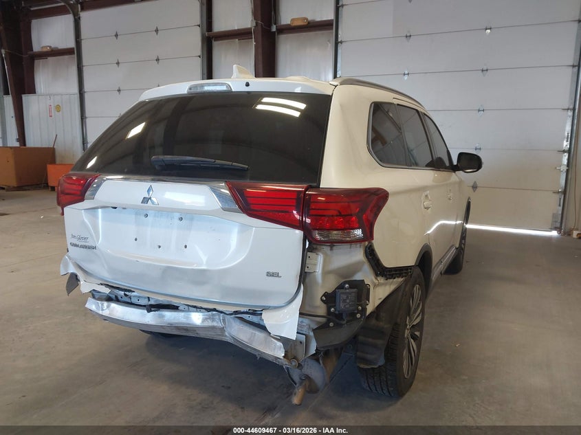 2020 Mitsubishi Outlander VIN JA4AZ3A38LZ025467 IAAI salvage auction — REAR END, Clear (Oklahoma), sold $5,300 on 2026-07-07 (photo 4)
