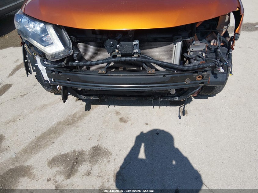 2017 Nissan Rogue VIN JN8AT2MV5HW275065 IAAI salvage auction — FRAME DAMAGE, Salvage Title, sold $1,200 on 2026-07-14 (photo 6)