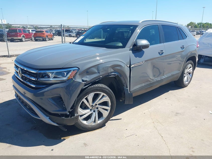 2020 Volkswagen Atlas cross sport VIN 1V2EC2CA2LC200263 IAAI salvage auction — SIDE, Salvage Title, sold $7,100 on 2026-07-15 (photo 2)