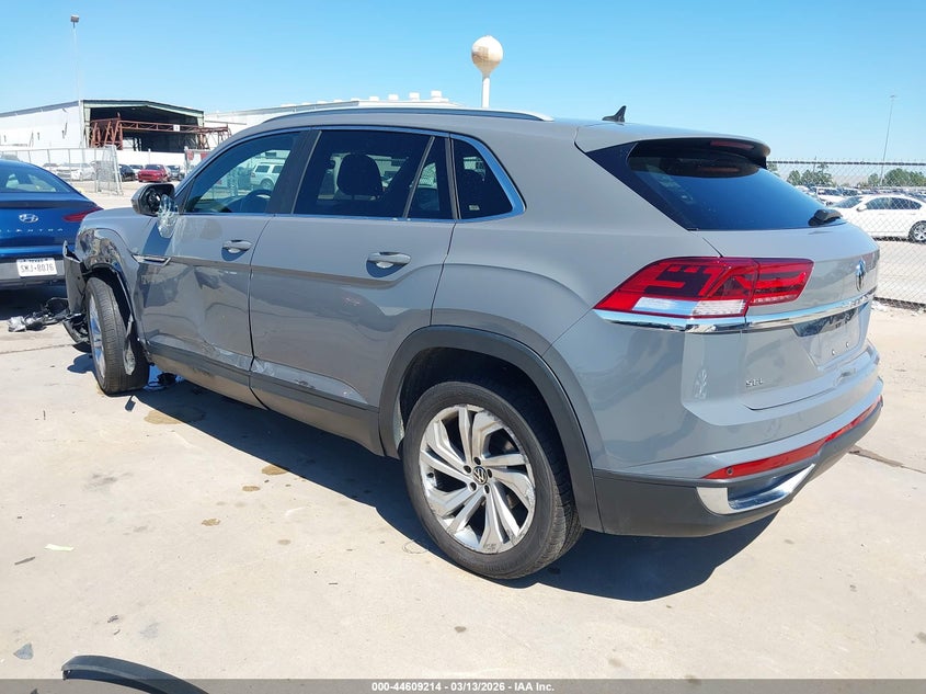 2020 Volkswagen Atlas cross sport VIN 1V2EC2CA2LC200263 IAAI salvage auction — SIDE, Salvage Title, sold $7,100 on 2026-07-15 (photo 3)