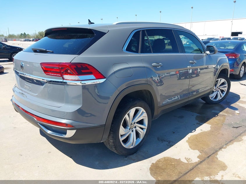 2020 Volkswagen Atlas cross sport VIN 1V2EC2CA2LC200263 IAAI salvage auction — SIDE, Salvage Title, sold $7,100 on 2026-07-15 (photo 4)