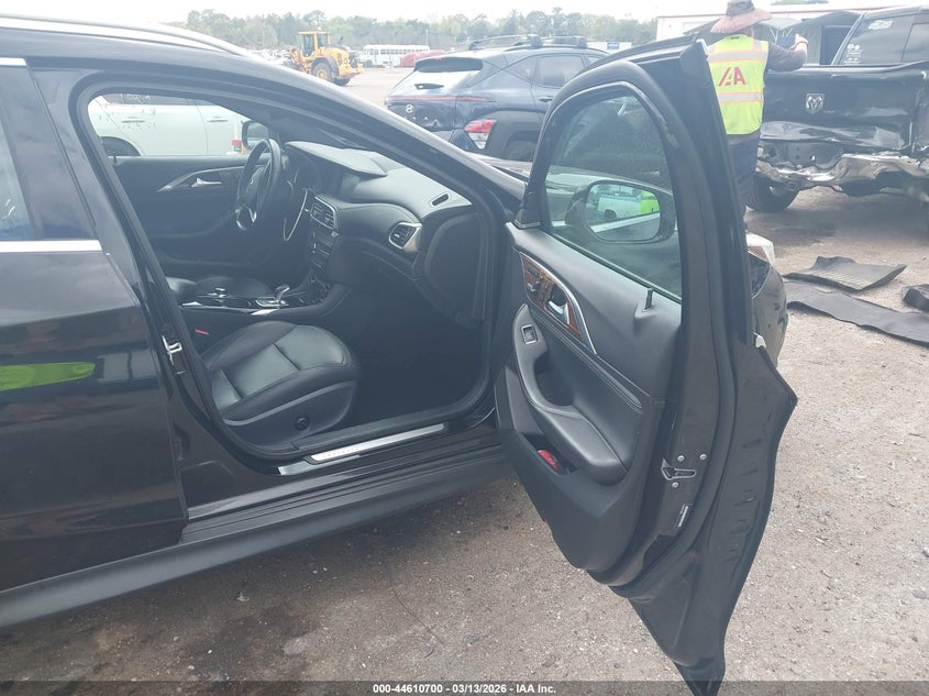2017 Infiniti Qx30 VIN SJKCH5CR8HA034381 IAAI salvage auction — RIGHT FRONT, Salvage Title, sold $3,200 on 2026-07-09 (photo 5)