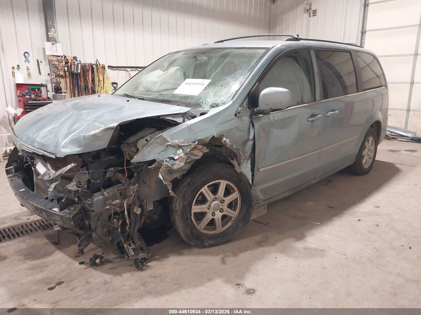 2010 Chrysler Town & country VIN 2A4RR5D12AR168009 IAAI salvage auction — FRONT END, Salvage (Iowa), sold $400 on 2026-07-09 (photo 2)