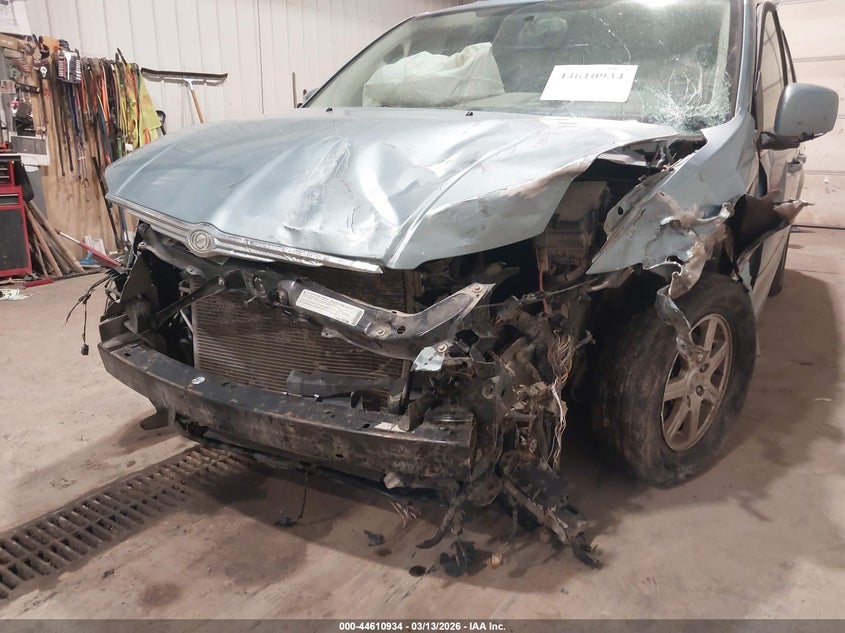 2010 Chrysler Town & country VIN 2A4RR5D12AR168009 IAAI salvage auction — FRONT END, Salvage (Iowa), sold $400 on 2026-07-09 (photo 6)