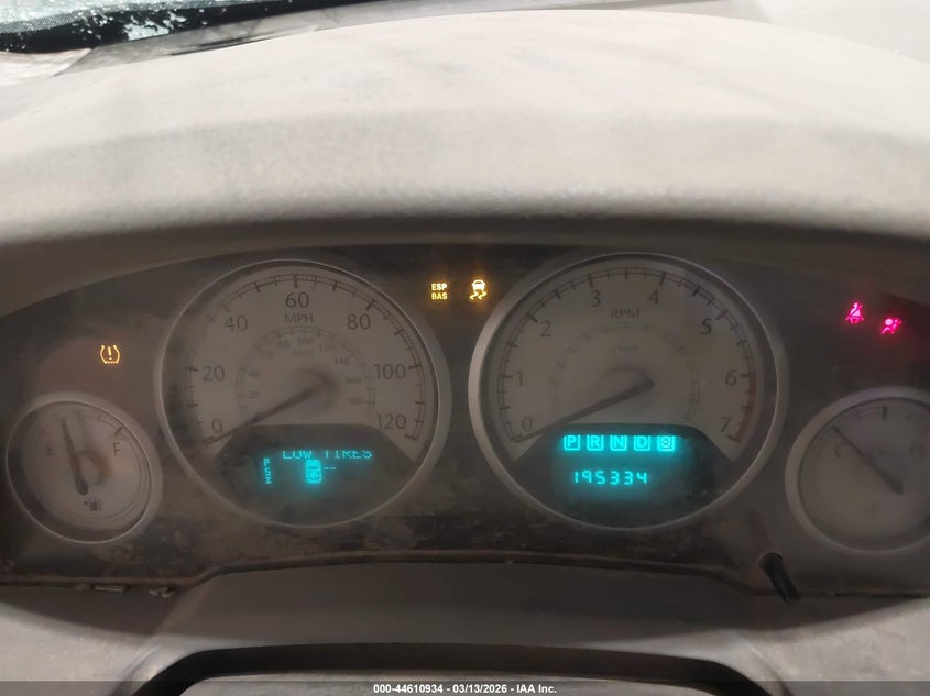 2010 Chrysler Town & country VIN 2A4RR5D12AR168009 IAAI salvage auction — FRONT END, Salvage (Iowa), sold $400 on 2026-07-09 (photo 7)