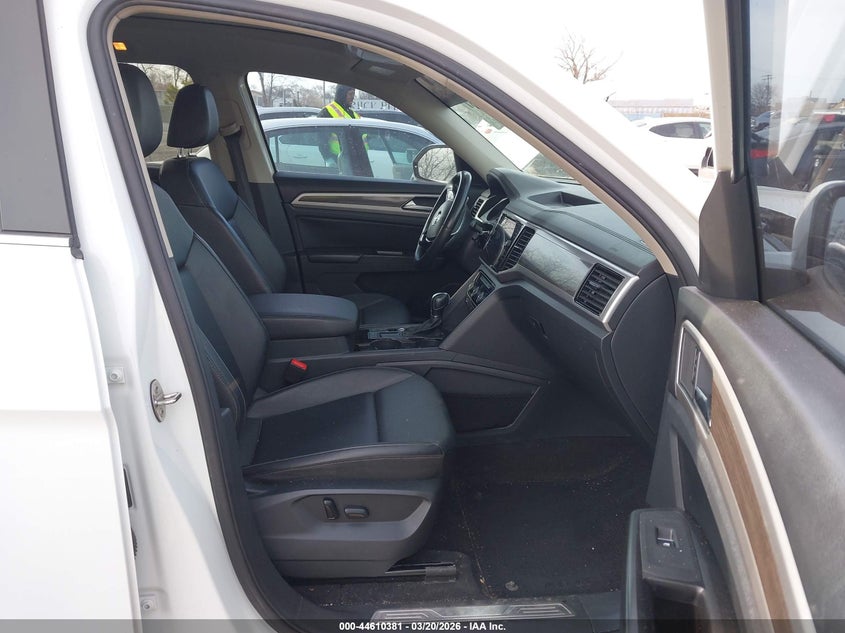 2018 Volkswagen Atlas VIN 1V2ER2CAXJC576091 IAAI salvage auction — FRONT END, Salvage Title, sold $3,000 on 2026-07-28 (photo 5)
