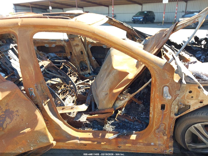 2015 Mercedes-benz Gla-klasse VIN WDCTG4GB9FJ163976 IAAI salvage auction — TOTAL BURN, Non-Repairable (California), sold $100 on 2026-07-16 (photo 5)