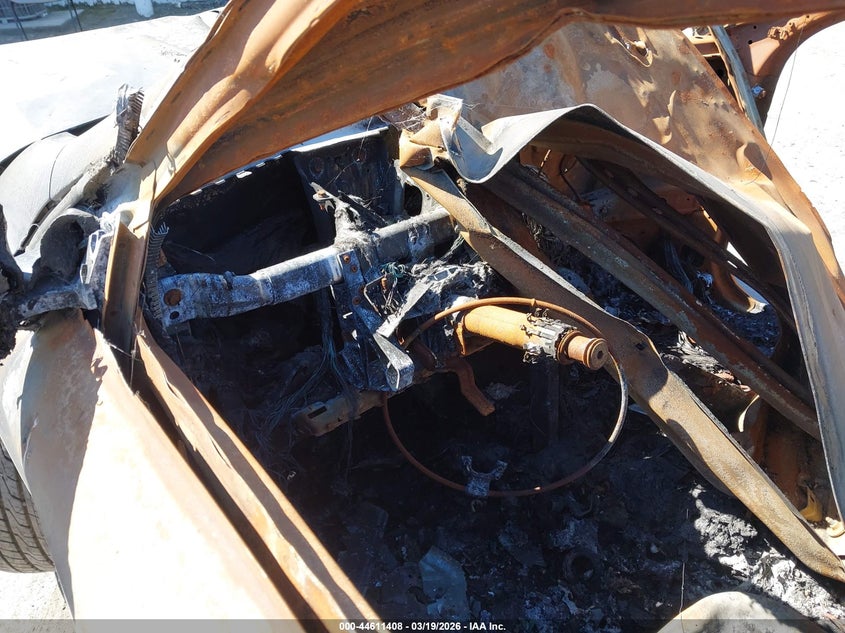 2015 Mercedes-benz Gla-klasse VIN WDCTG4GB9FJ163976 IAAI salvage auction — TOTAL BURN, Non-Repairable (California), sold $100 on 2026-07-16 (photo 7)