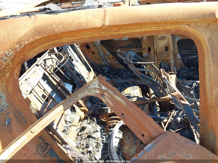 2015 Mercedes-benz Gla-klasse VIN WDCTG4GB9FJ163976 IAAI salvage auction — TOTAL BURN, Non-Repairable (California), sold $100 on 2026-07-16 (photo 8)