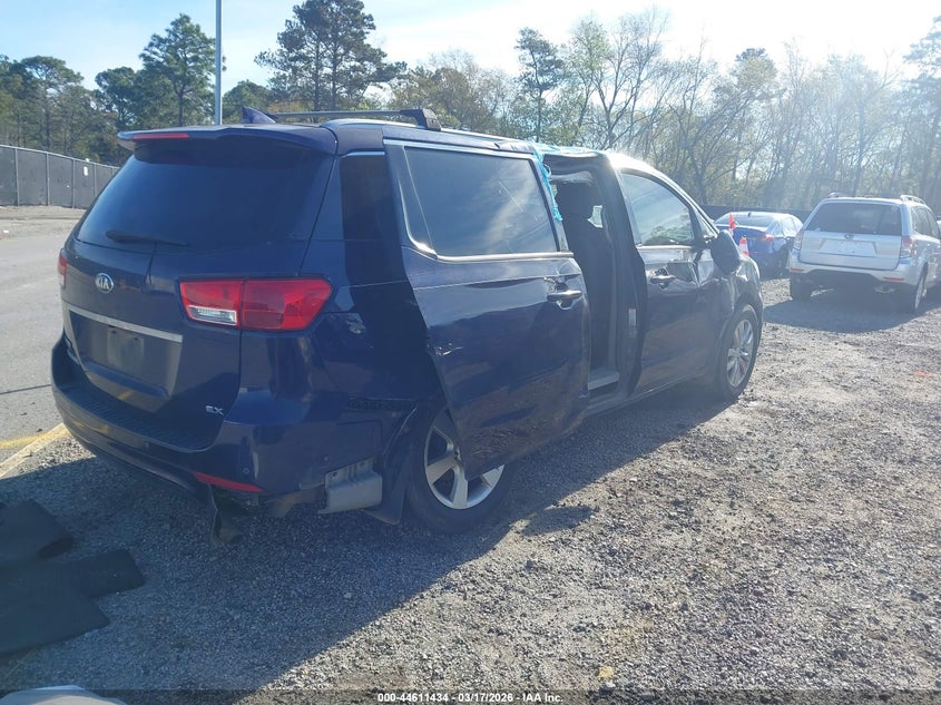 2018 Kia SEDONA VIN KNDMC5C19J6362899 IAAI salvage auction — LEFT & RIGHT, Salvage Title, sold $1,350 on 2026-07-08 (photo 4)