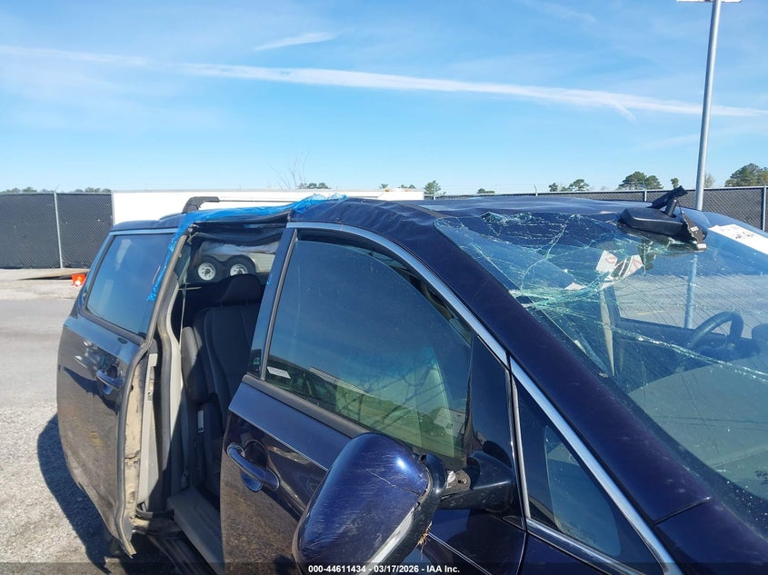 2018 Kia SEDONA VIN KNDMC5C19J6362899 IAAI salvage auction — LEFT & RIGHT, Salvage Title, sold $1,350 on 2026-07-08 (photo 6)