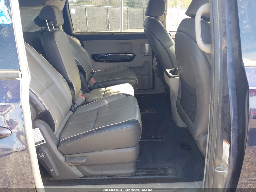 2018 Kia SEDONA VIN KNDMC5C19J6362899 IAAI salvage auction — LEFT & RIGHT, Salvage Title, sold $1,350 on 2026-07-08 (photo 8)
