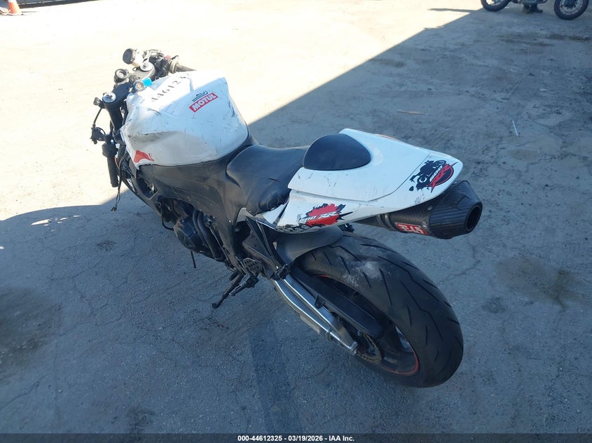 2011 Honda Cbr VIN JH2PC4068BK400050 IAAI salvage auction — THEFT, Salvage (California), sold $1,725 on 2026-07-22 (photo 3)