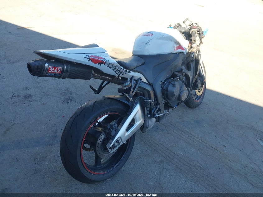 2011 Honda Cbr VIN JH2PC4068BK400050 IAAI salvage auction — THEFT, Salvage (California), sold $1,725 on 2026-07-22 (photo 4)