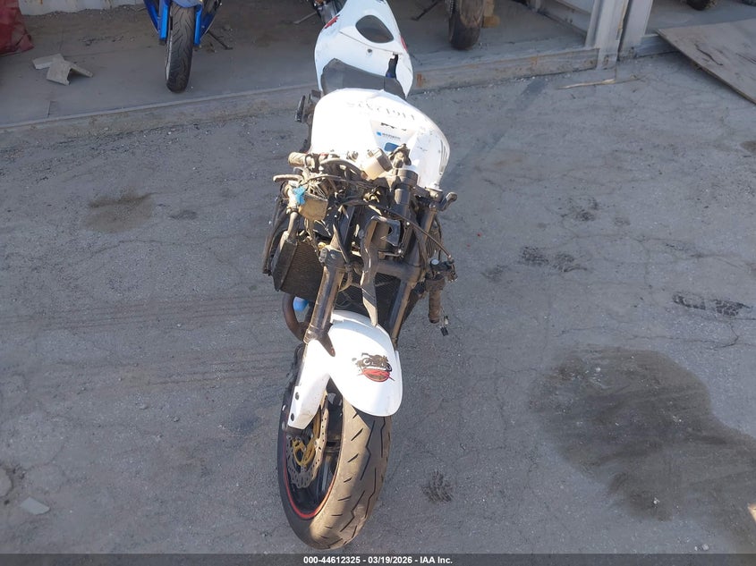 2011 Honda Cbr VIN JH2PC4068BK400050 IAAI salvage auction — THEFT, Salvage (California), sold $1,725 on 2026-07-22 (photo 5)
