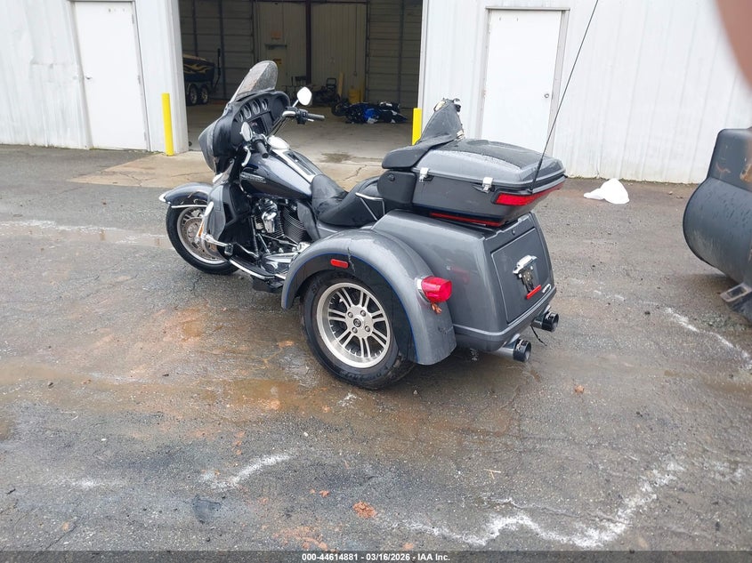 2021 Harley-davidson Tri glide ultra VIN 1HD1MAF13MB851975 IAAI salvage auction — REAR END, Salvage Title, sold $10,600 on 2026-07-16 (photo 3)