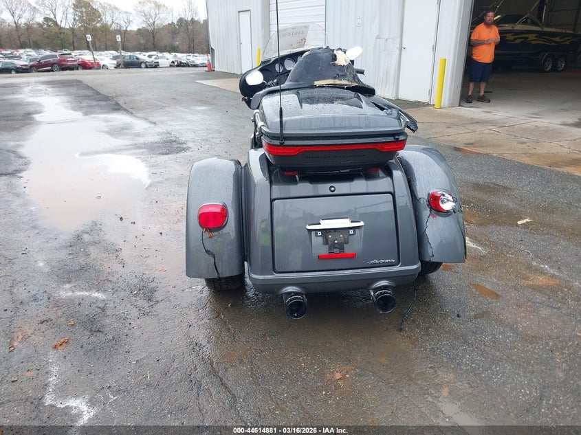 2021 Harley-davidson Tri glide ultra VIN 1HD1MAF13MB851975 IAAI salvage auction — REAR END, Salvage Title, sold $10,600 on 2026-07-16 (photo 6)