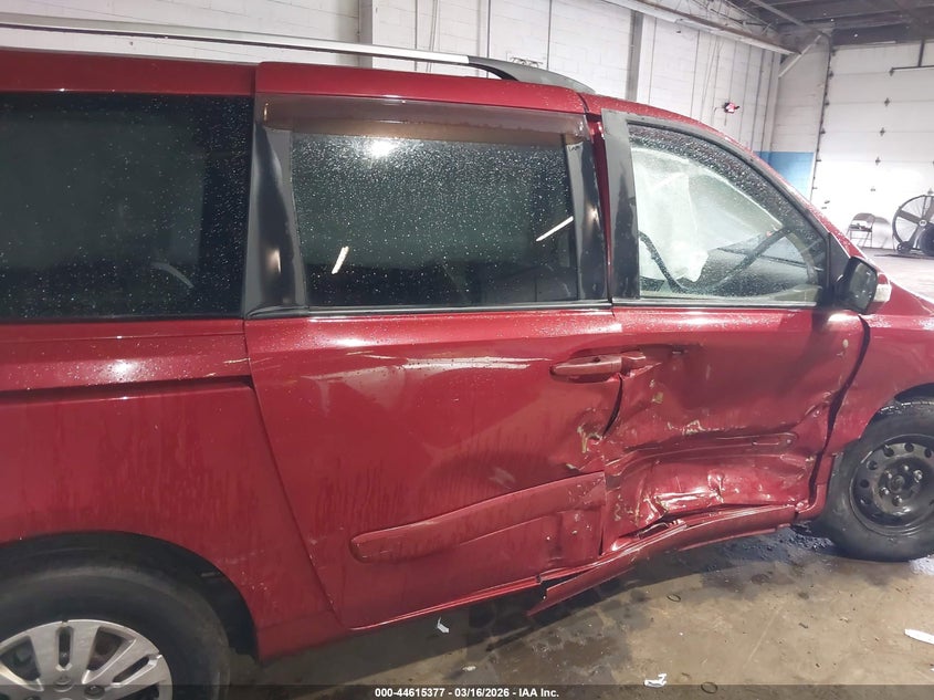 2011 Kia SEDONA VIN KNDMG4C72B6368595 IAAI salvage auction — RIGHT SIDE, Salvage (New Jersey), sold $675 on 2026-07-20 (photo 8)
