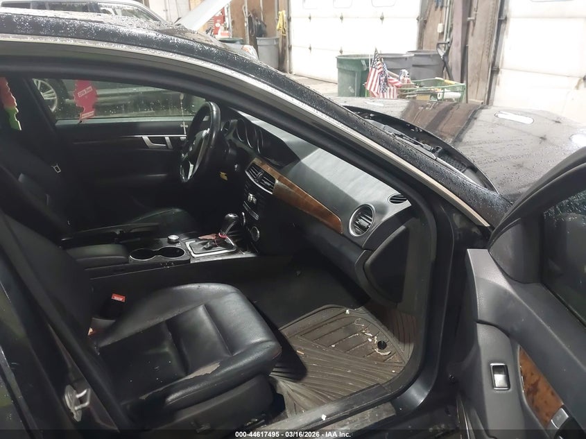 2014 Mercedes-benz C-klasse VIN WDDGF8AB6EA927815 IAAI salvage auction — FRONT END, Salvage Title, sold $1,150 on 2026-07-15 (photo 5)