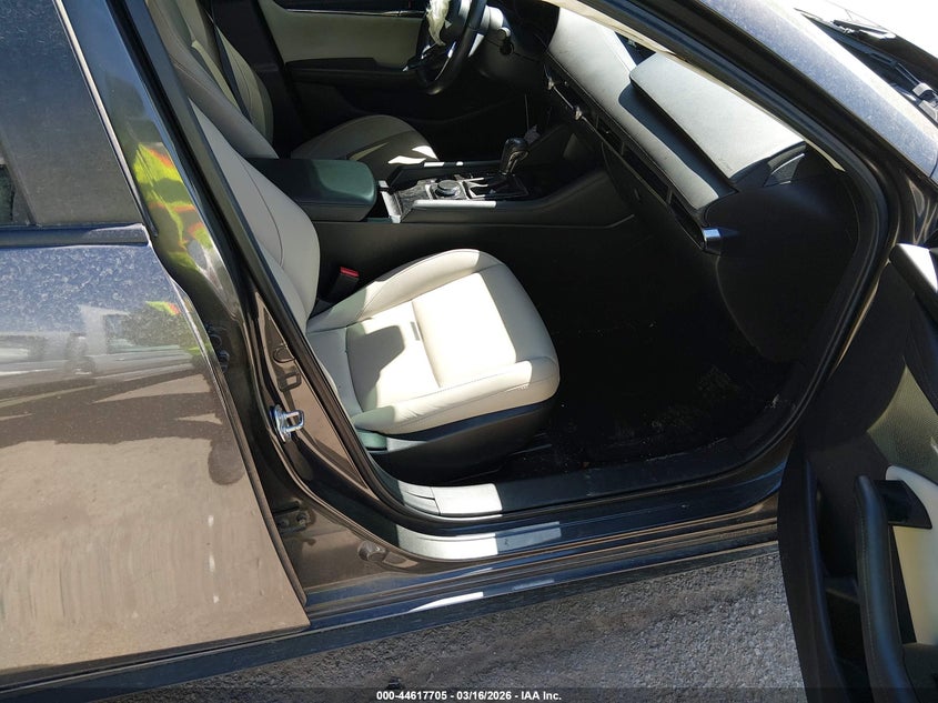 2019 Mazda 3 VIN 3MZBPADLXKM109500 IAAI salvage auction — TRANSMISSION, Salvage Title, sold $800 on 2026-07-21 (photo 5)
