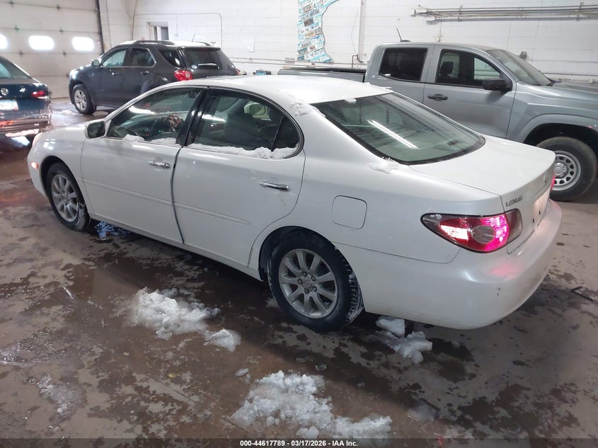 2002 Lexus ES VIN JTHBF30G020029053 IAAI salvage auction — NORMAL WEAR, Clear (Hawaii), sold $500 on 2026-07-24 (photo 3)