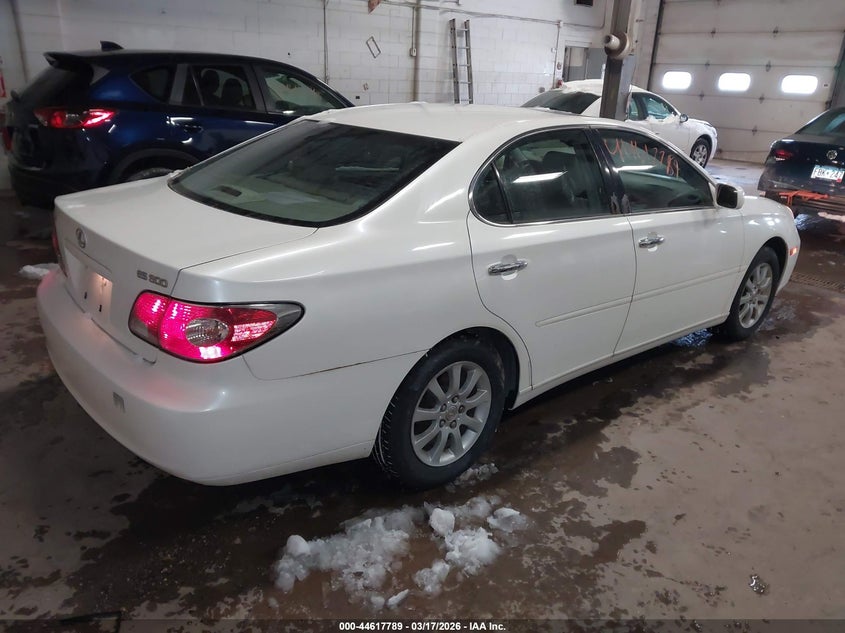 2002 Lexus ES VIN JTHBF30G020029053 IAAI salvage auction — NORMAL WEAR, Clear (Hawaii), sold $500 on 2026-07-24 (photo 4)