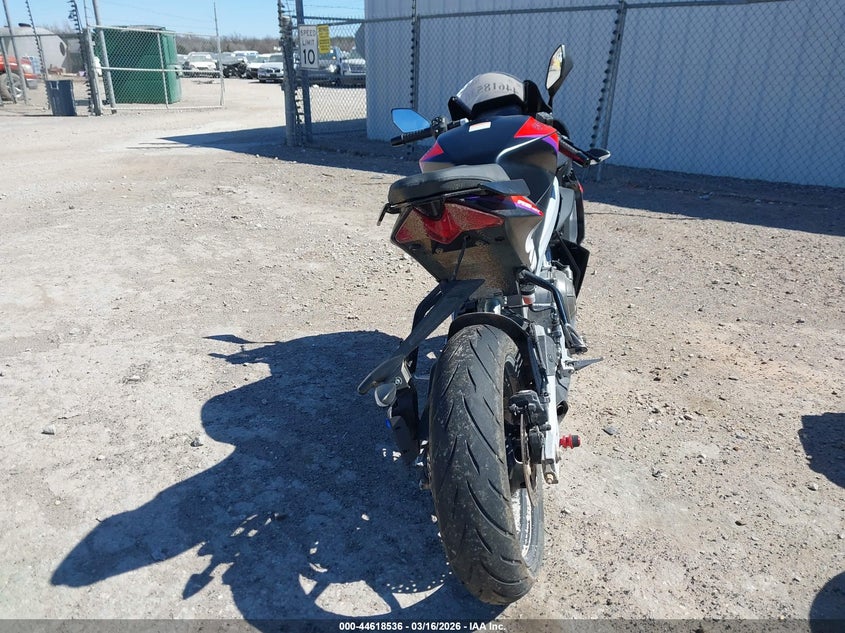 2025 Aprilia Rs VIN ZD4XEUA00S6002180 IAAI salvage auction — FRONT END, Original (Texas), sold $1,450 on 2026-07-22 (photo 6)