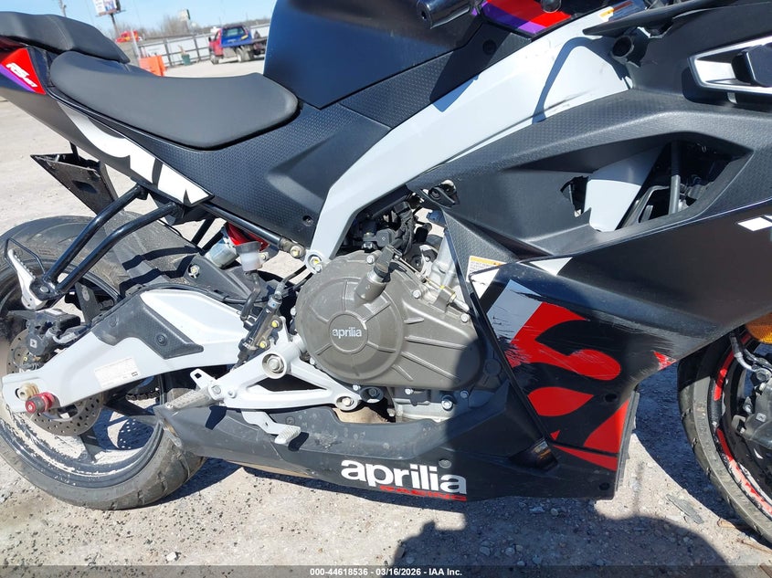 2025 Aprilia Rs VIN ZD4XEUA00S6002180 IAAI salvage auction — FRONT END, Original (Texas), sold $1,450 on 2026-07-22 (photo 8)