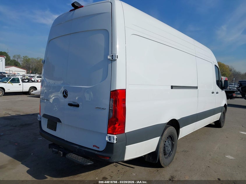 2025 Mercedes-benz Sprinter VIN W1Y4KCHY6ST208257 IAAI salvage auction — ENGINE DAMAGE, Salvage (North Carolina), sold $23,050 on 2026-07-13 (photo 4)