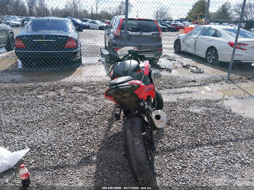 2025 Kawasaki Ninja VIN ML5EXGG12SDA43188 IAAI salvage auction — RIGHT FRONT, Salvage Title, sold $700 on 2026-07-14 (photo 6)