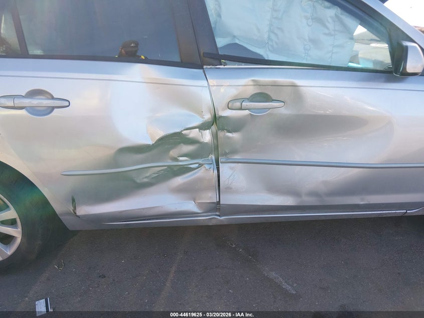 2007 Mazda 3 VIN JM1BK323671675111 IAAI salvage auction — RIGHT SIDE, Salvage (Utah), sold $275 on 2026-07-09 (photo 6)